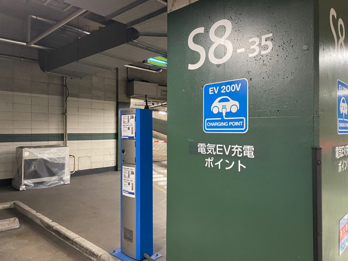 駐車場】天神の地下に広がる巨大パーキング『天神地下街駐車場