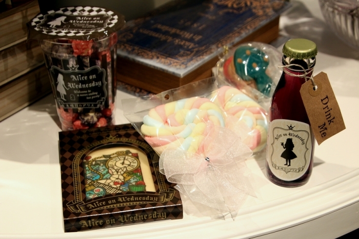 不思議の国さながらの 水曜日のアリス に迷い込んできた 天神サイト