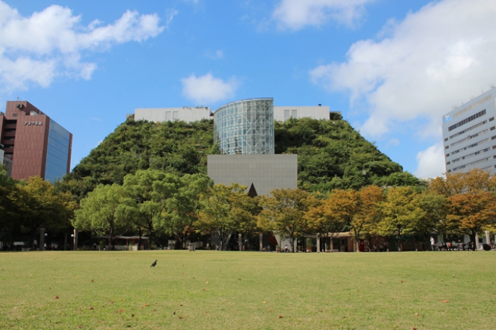 天神の絶景ポイント 天神で登山 アクロス福岡ステップガーデン 天神サイト