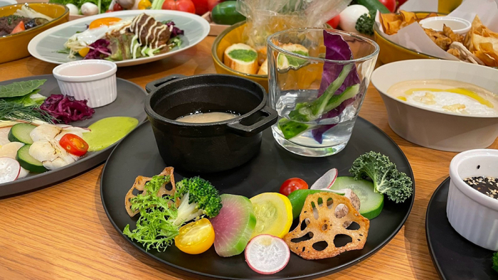 規格外の野菜でフードロスに貢献！大名の「VEGETABLE LIFE CAFE by THE