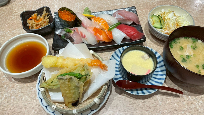 鮮度とコスパが最高！“すし酒場”の新定番がThe FOODHALLに登場 | 天神