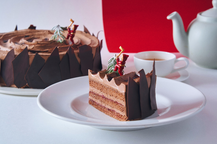ホールケーキを“ひとりじめ”♪ショートケーキ風に仕立てたパンケーキ