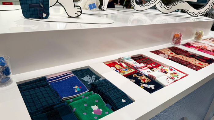 ♡新品♡familiar 福岡天神地下街店限定 ミニバッグ&ハンカチ（包装付