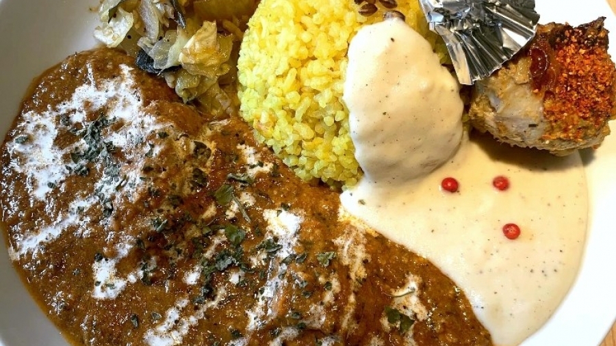 本場インドをベースに日本らしさを加えた 口にやさしく馴染むバターチキンカレー 天神サイト